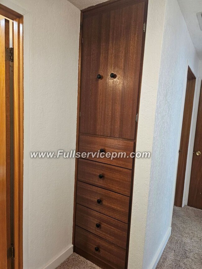 Building Photo - Home sweet home-You need to check this wonderful home out!!