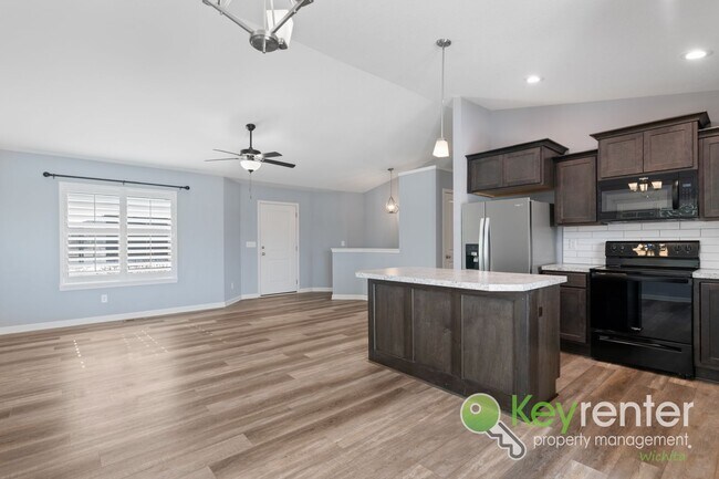 Building Photo - Newly Built 3 Bedroom Beauty: Lawn care and trash included!