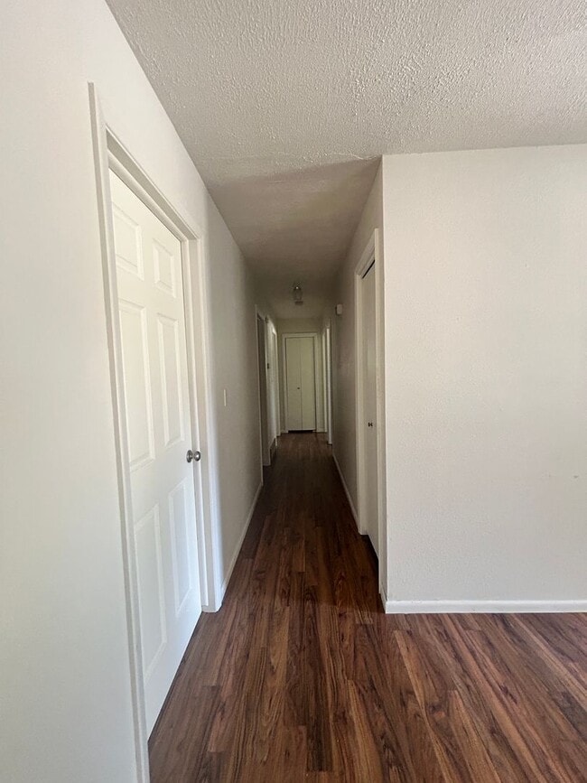 Building Photo - Large home in beautiful Stevensville setting