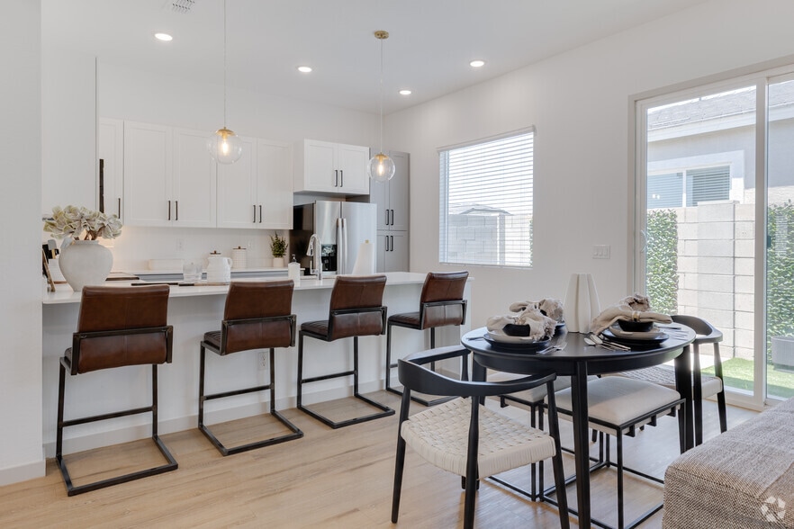 3BR, 2BA - 1,355SF - Kitchen/Dining Room - Bungalows on Combs