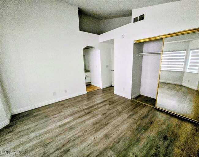 Building Photo - 9104 Quiet Cove Way