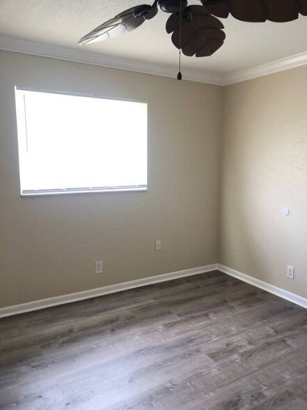 Building Photo - 1611 Green Ln