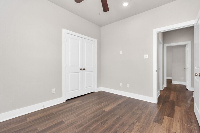 Building Photo - 10515 Moon Vly Ln