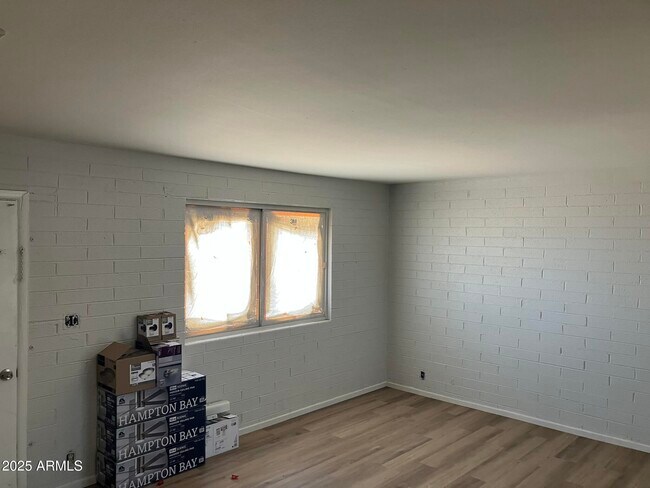 Building Photo - 4641 S 17th Pl