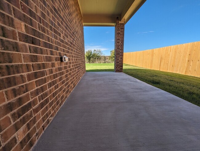 Building Photo - 14821 Lone Rock Lane