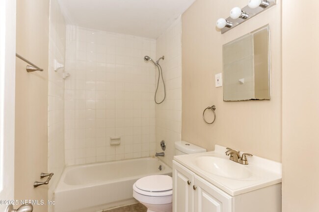 Building Photo - 3114 N 3rd St Cir