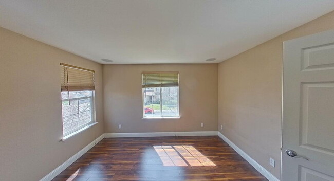Building Photo - 1692 Woodhaven Cir