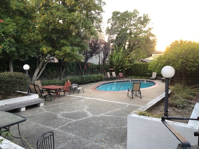 Building Photo - 645 Forest Ave