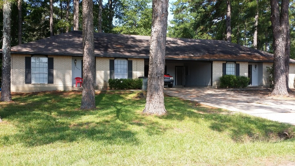 3 BR, 2 BATHS , Large Duplex - 1404 Benton St