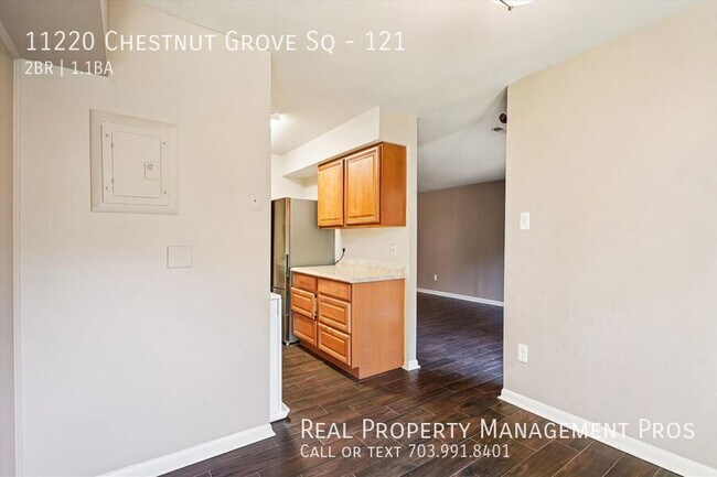 Building Photo - 11220 Chestnut Grove Square