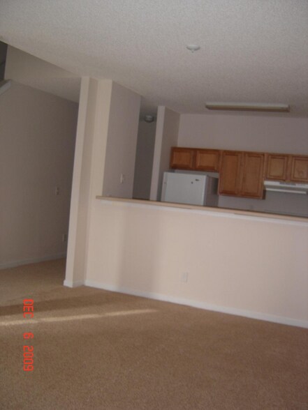 Building Photo - 7684 Creekside Ln