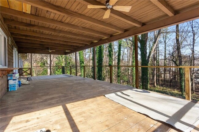 Building Photo - 3355 Pinetree Dr SE