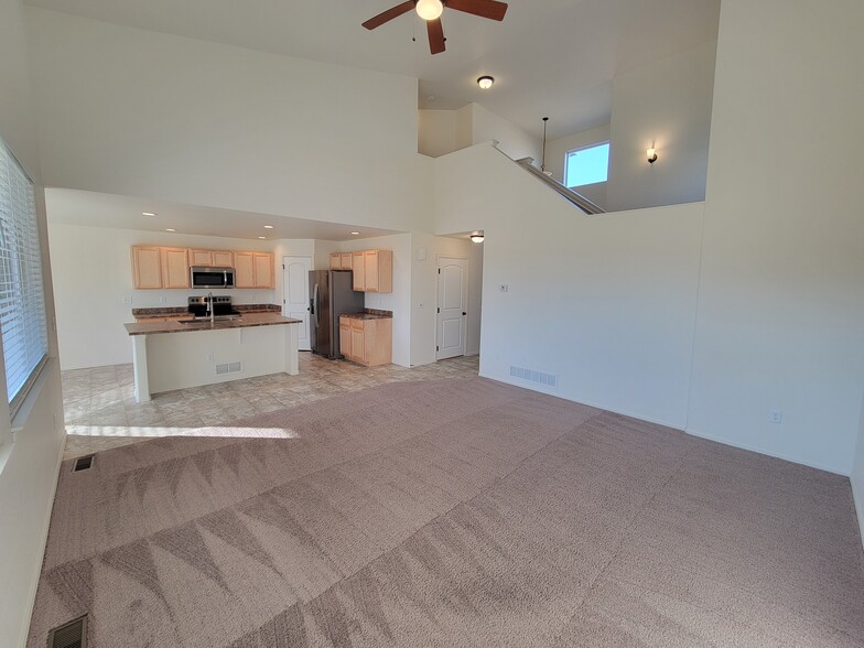 Building Photo - 2067 Moon Rise Dr