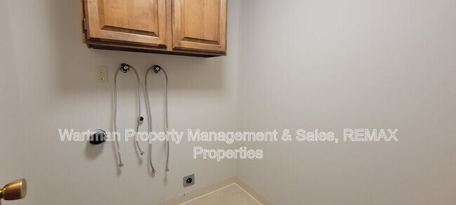 Building Photo - 6853 Duke Dr