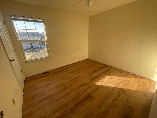 Building Photo - 1330 N Frideriki Dr