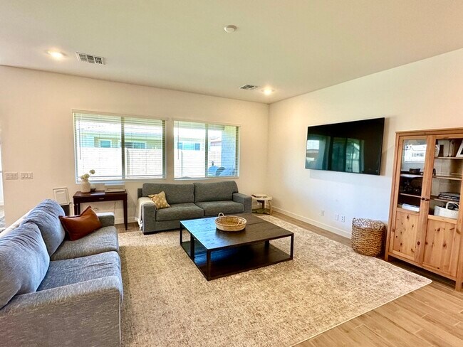 Building Photo - Fantastic "Holly" floor plan in Bella Vista Farms