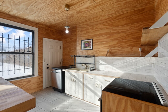 Building Photo - 4837 W Irving Park Rd