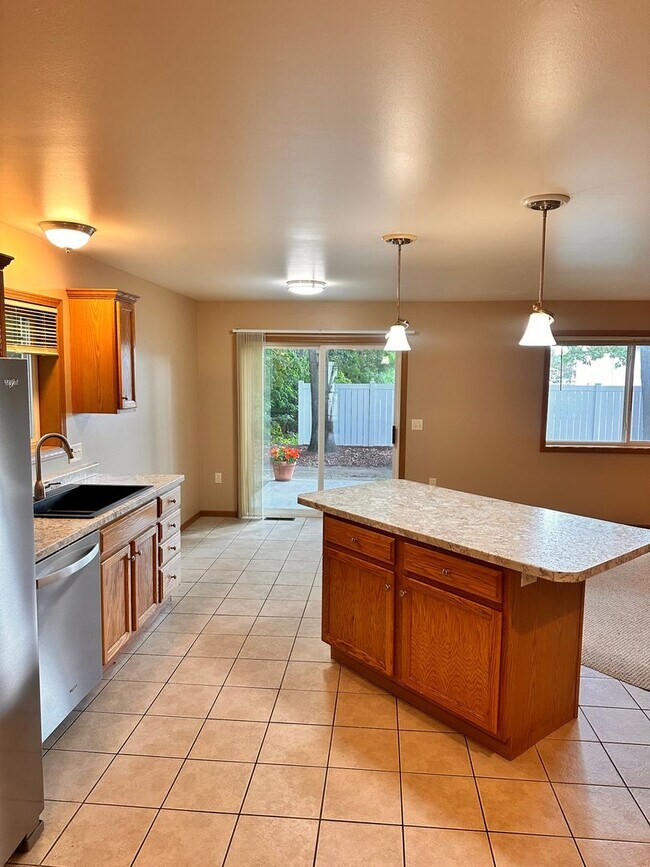 Building Photo - 3566-3572 East Meadows Place