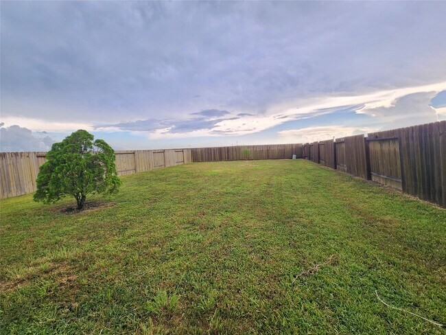 Building Photo - 207 Tejas Vlg Pkwy