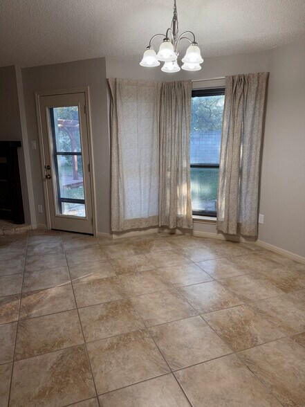 Dining area - 3209 Pepper Grass Trail