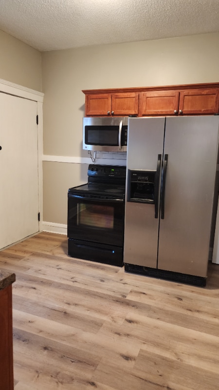 Building Photo - 2120 Fern Ct