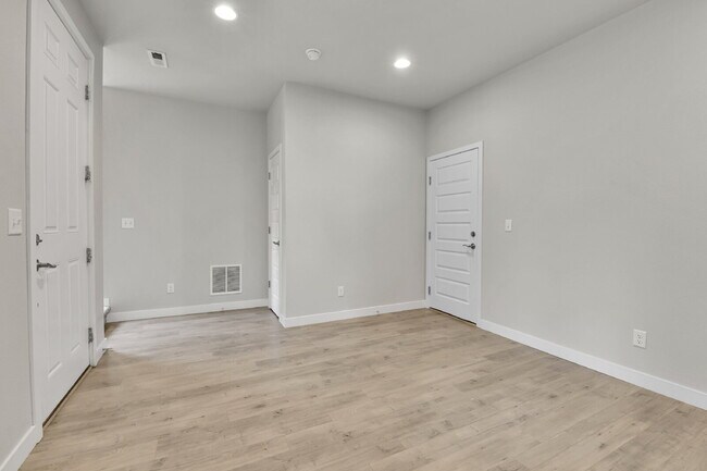 Building Photo - $2,775 - 3 Bed, 2.5 Bath Home in Aurora wi...