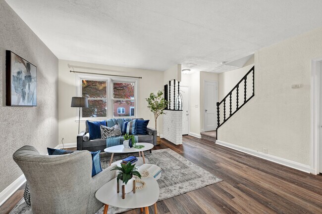 Building Photo - 104 Westowne Rd