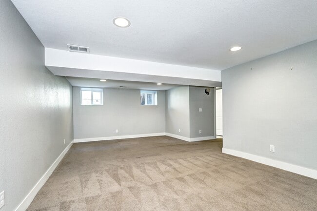 Building Photo - 2360 Birch Street