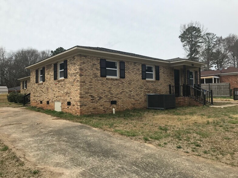 Building Photo - 2017 Garland Trail Ln