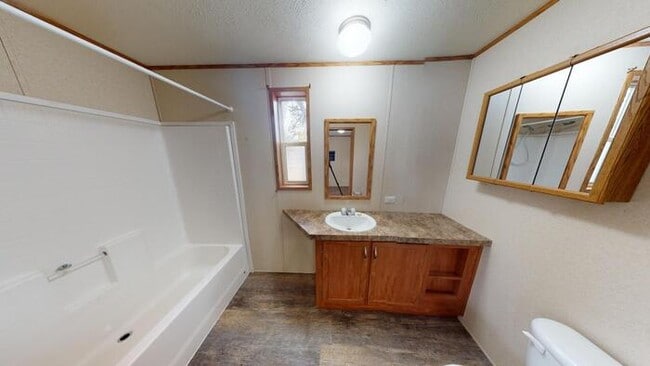 Building Photo - 124 Delta Ave