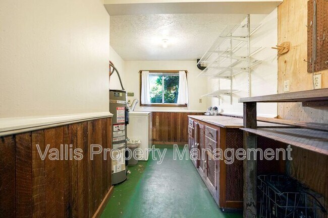 Building Photo - 2185 Trade St SE