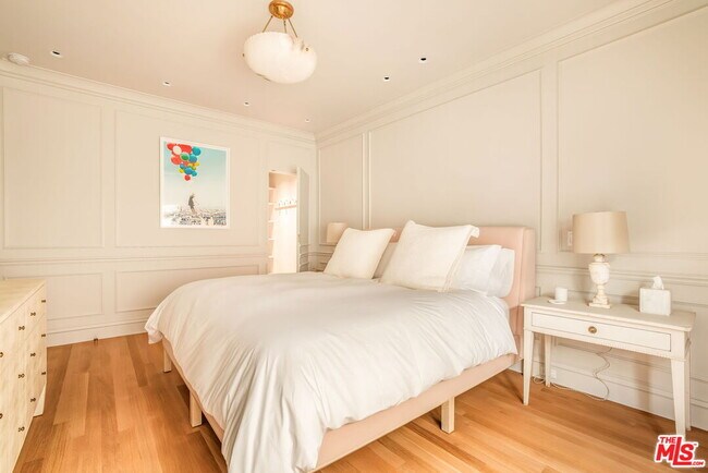 Building Photo - 1424 N Crescent Heights Blvd