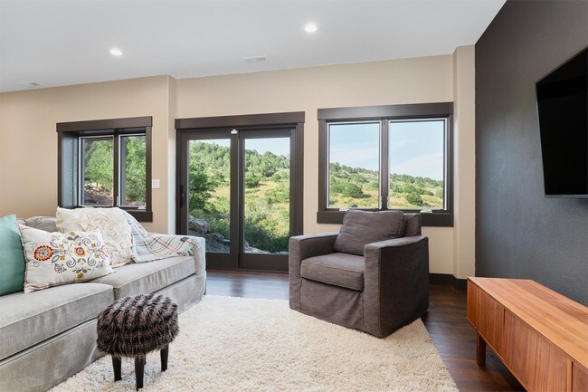 Building Photo - 4035 Cedar Heights Dr