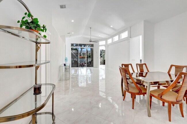 Building Photo - 11752 Dove Hollow Ave