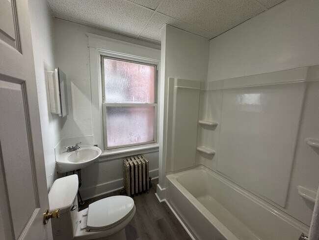 Building Photo - 561 Water St