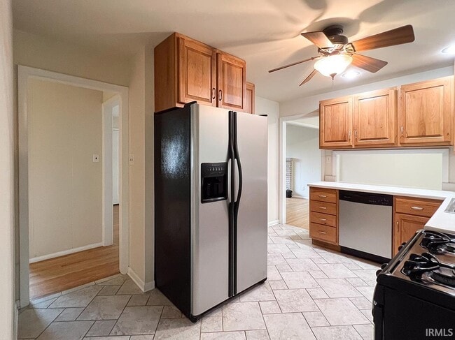 Building Photo - 2519 E 7th St