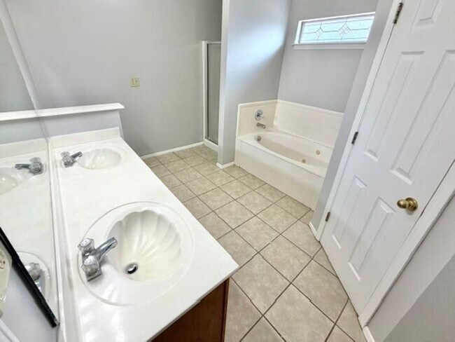 Building Photo - 3 Bedroom 2 Bath In Southaven