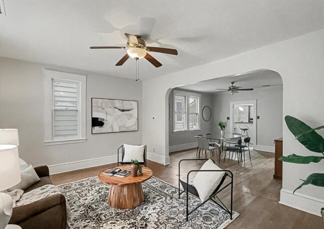 Building Photo - Bright 2 Bedroom, 1 Bath Home in Windsor, Pa!