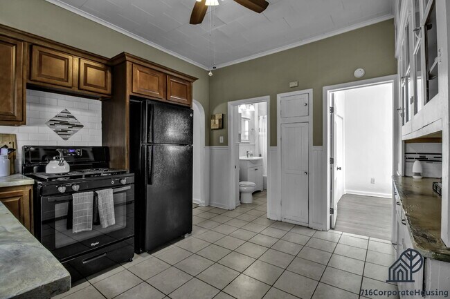 Building Photo - Furnished 2-Bedroom First-Floor Apartment Near Elmwood Village