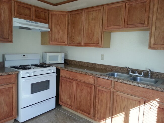 Building Photo - Brawley apartment for rent!