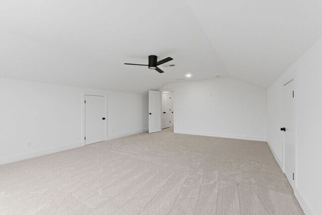 Building Photo - Brand New Home in Old Hickory - Golf Course Views - Pet Friendly