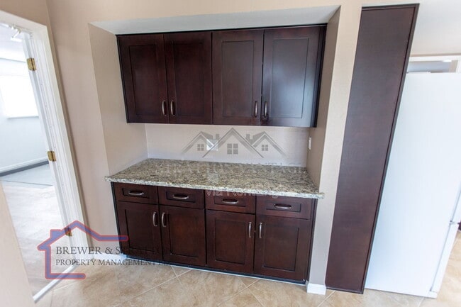 Building Photo - 18414 N 129th Ave