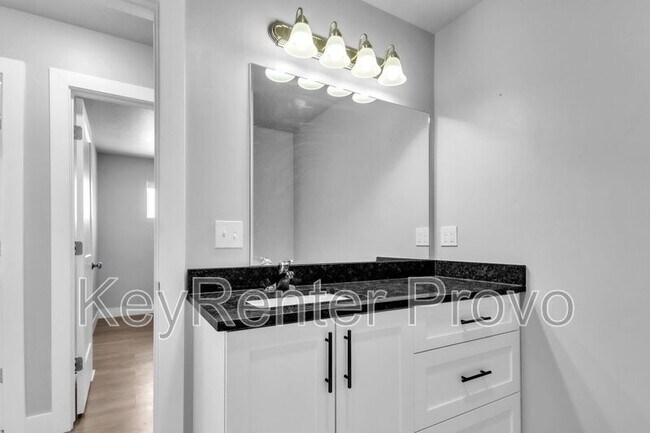 Building Photo - 1226 N 150 E