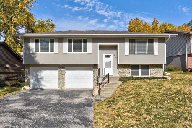 Primary Photo - Large home in quiet neighborhood