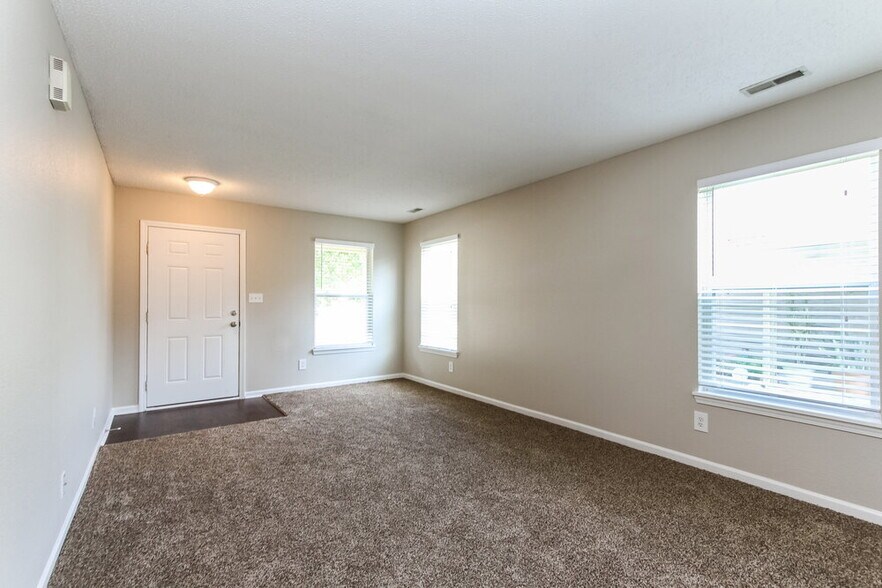 Building Photo - 3348 Blue Ash Ln