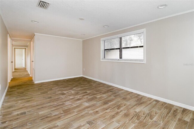 Building Photo - 243 Acorn Dr