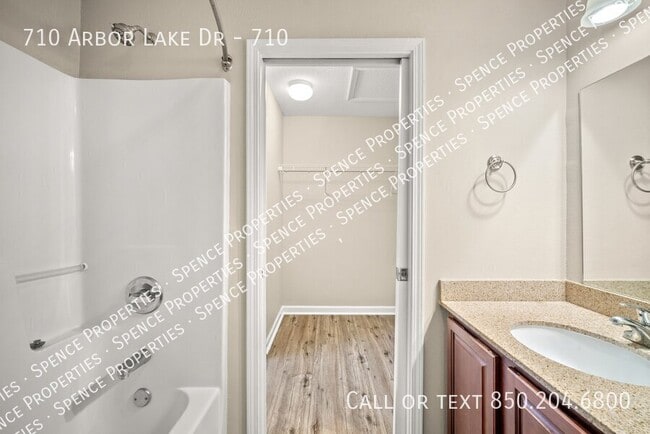 Building Photo - 710 Arbor Lake Dr