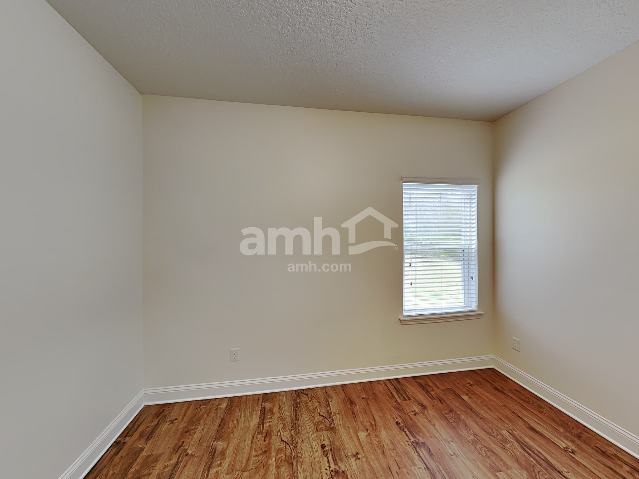 Building Photo - 327 Cortez Dr