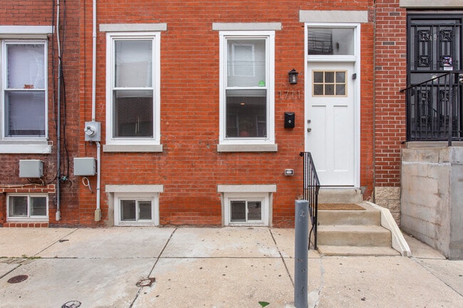 Building Photo - 1711 Latona St