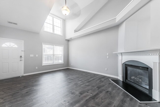 Building Photo - 1422 Southgate Dr